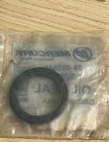 Phớt dầu Mercury 30–40HP mã 26-893549 – Giữ kín hoàn hảo, bảo vệ hộp số tối ưu