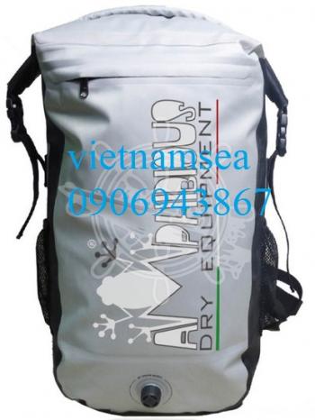 AMPHIBIOUS Overland Light lightweight and comfortable watertight backpack