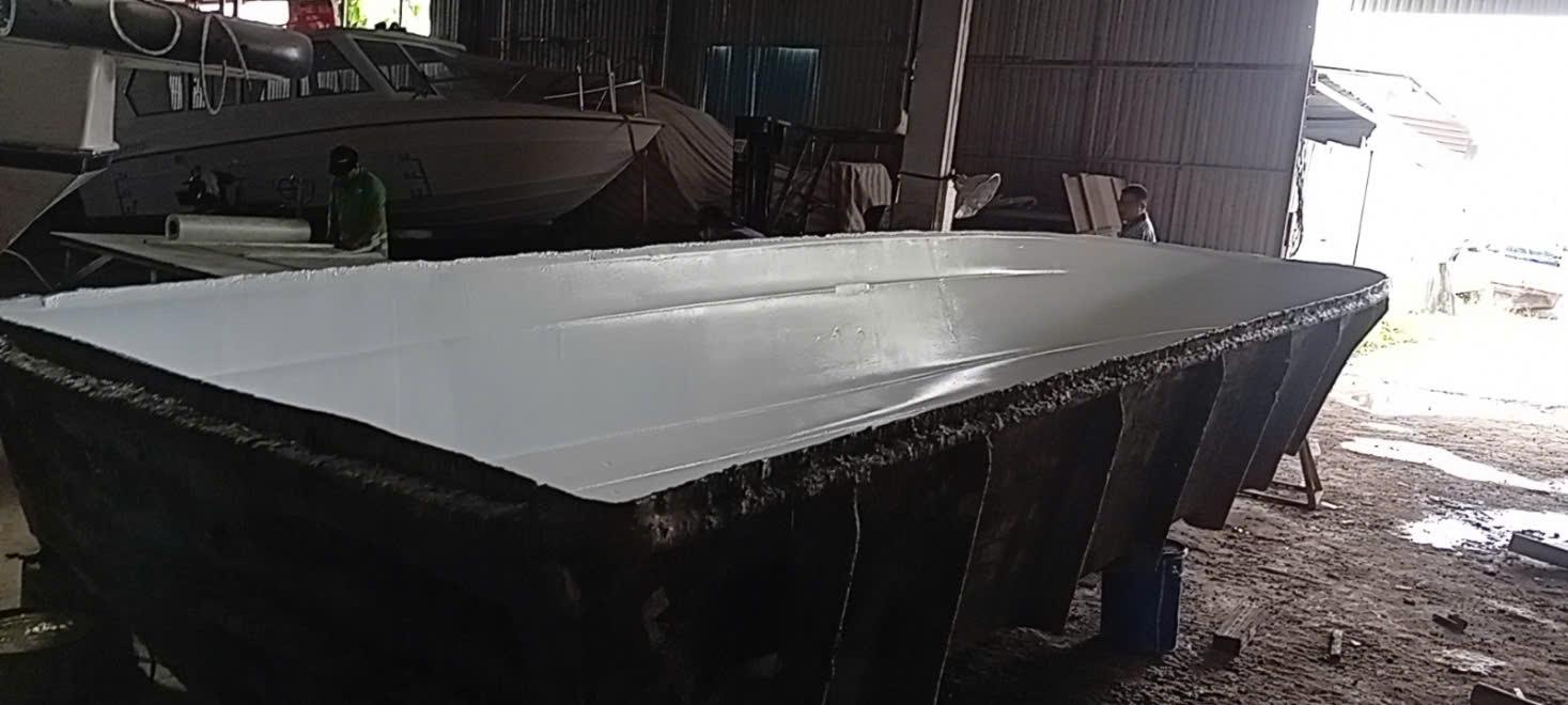 Quy trình làm toàn bộ thân vỏ cano bằng vật liệu composite – Giải pháp đóng mới cano chất lượng tại Vietnamsea