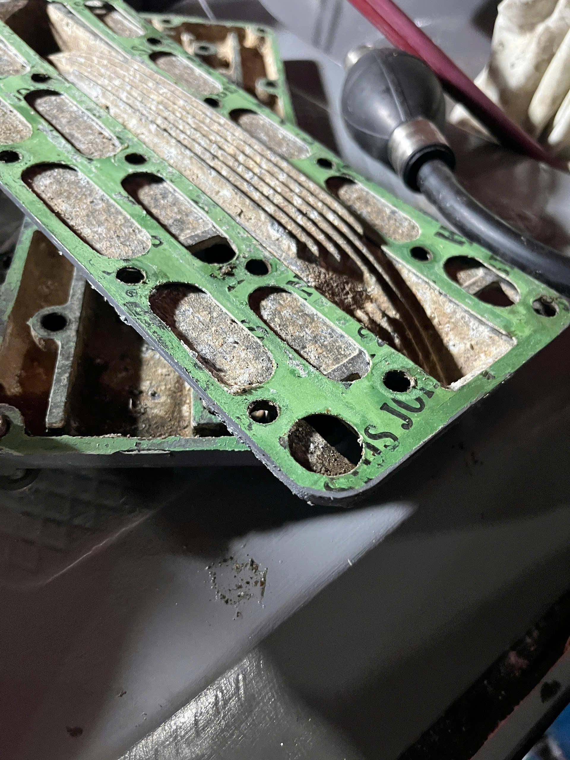 Gioăng nắp máy động cơ ca nô: Vai trò, cách lắp đặt, hư hỏng phổ biến và cách khắc phục